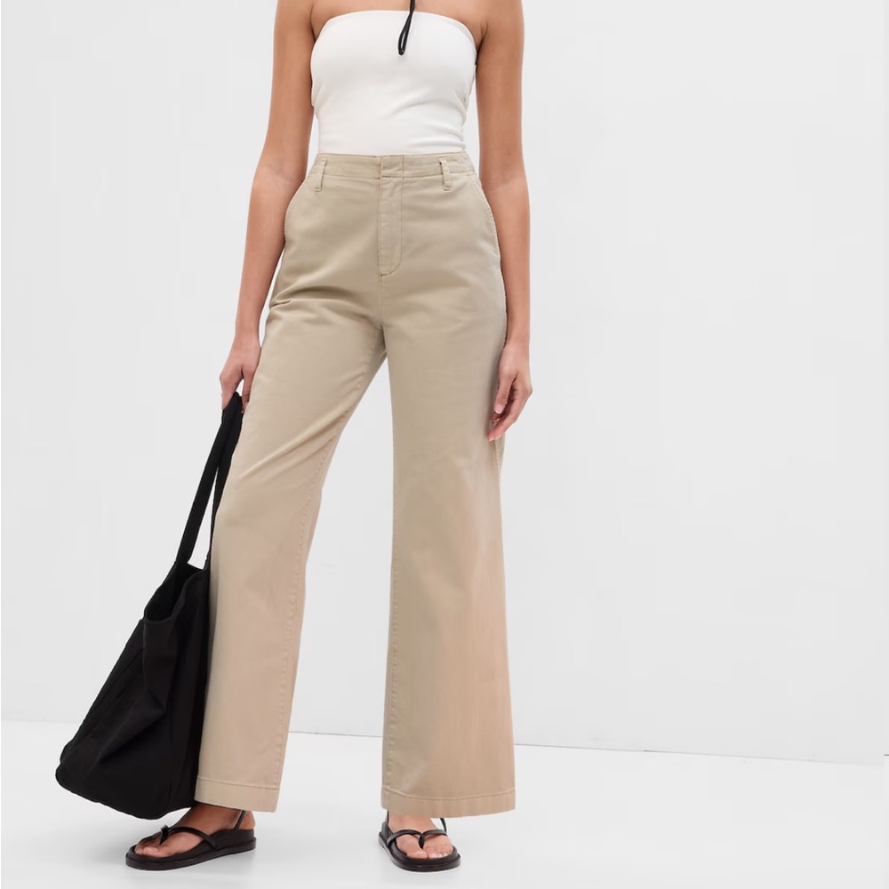 NWT Gap mid rise khakis